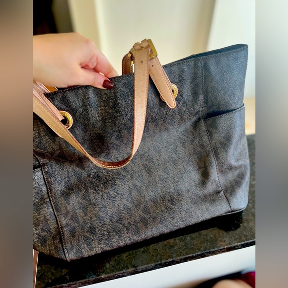 Michael Kors Large Handbag 👜 - Picture 2 of 7